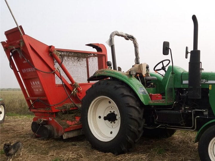 cosechadora de paja con tractor