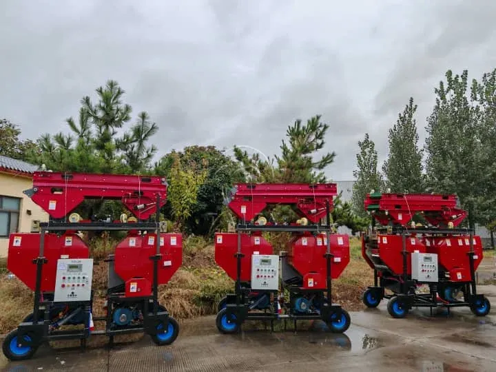 Silage round baler for fodder