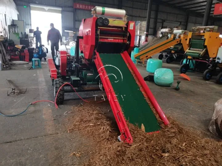 Customized Tractor-Driven Silage Feed Baler For Kenyan Livestock 3 Smooth operation of silage baler and wrapper