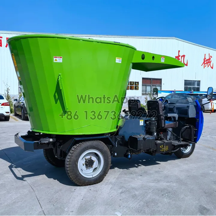 Rack forage feed spreader with tricycle