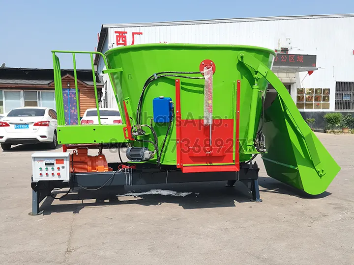 Vertical Tmr Mixer 5 Tmr vertical feed mixer with hydraulic loading