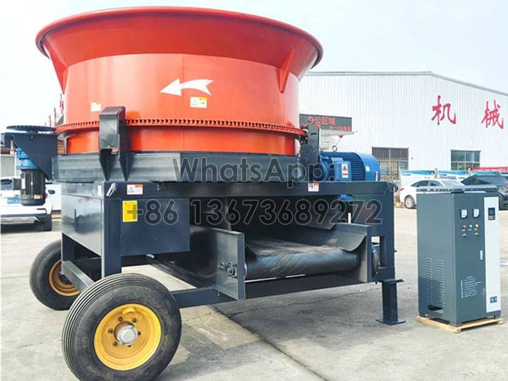 Hay bale crush shredder