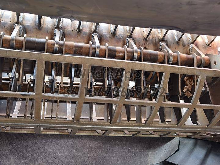 Internal structure of straw bale chopper